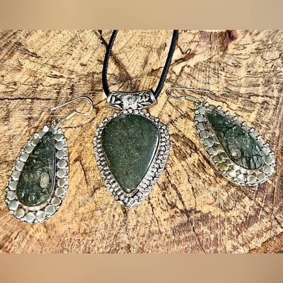 Polished “Fools Gold” Pyrite Pendant & Earrings Set - Picture 6 of 8